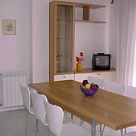 Wide Flat For 8 Guests In Lignano - Beahost ホテル *